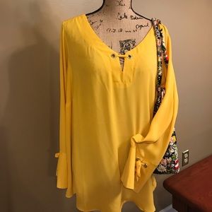 Violet +Claire 2x yellow blouse